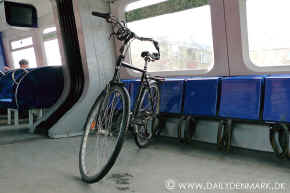 bike in train.jpg (116002 byte)