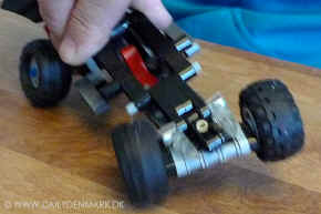 Lego car.jpg (124757 byte)